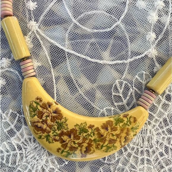 Vintage 70’s Painted Transfer Enamel Necklace - Picture 4 of 12